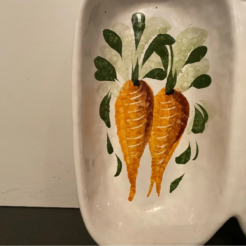 ITALY SERVE WARE DIVIDED DISH WHITE GREEN HAND PAINTED POTTERY CARROT RADISH